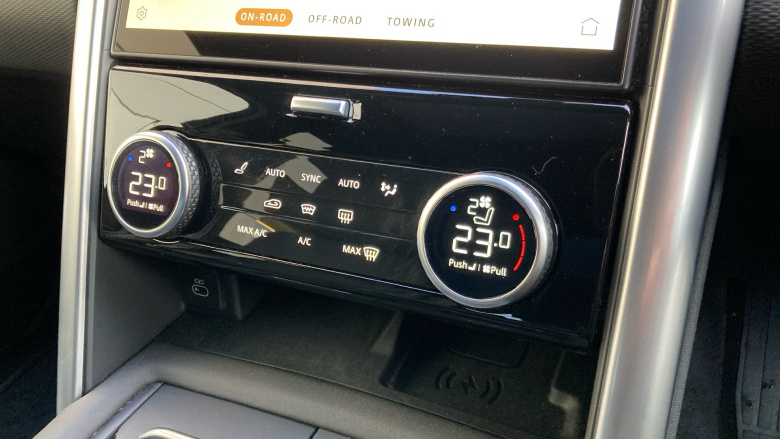 Land Rover Discovery 3.0 D300 Dynamic SE 5dr Auto Diesel Station Wagon